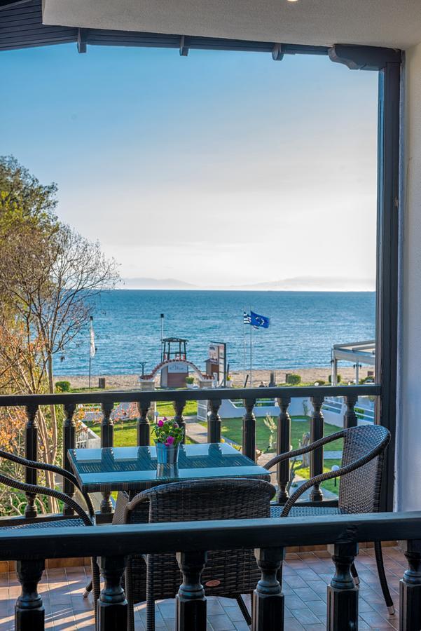 Georgalas Sun Beach Rooms Nea Kallikrateia Bagian luar foto