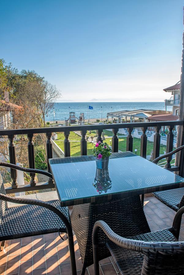 Georgalas Sun Beach Rooms Nea Kallikrateia Bagian luar foto