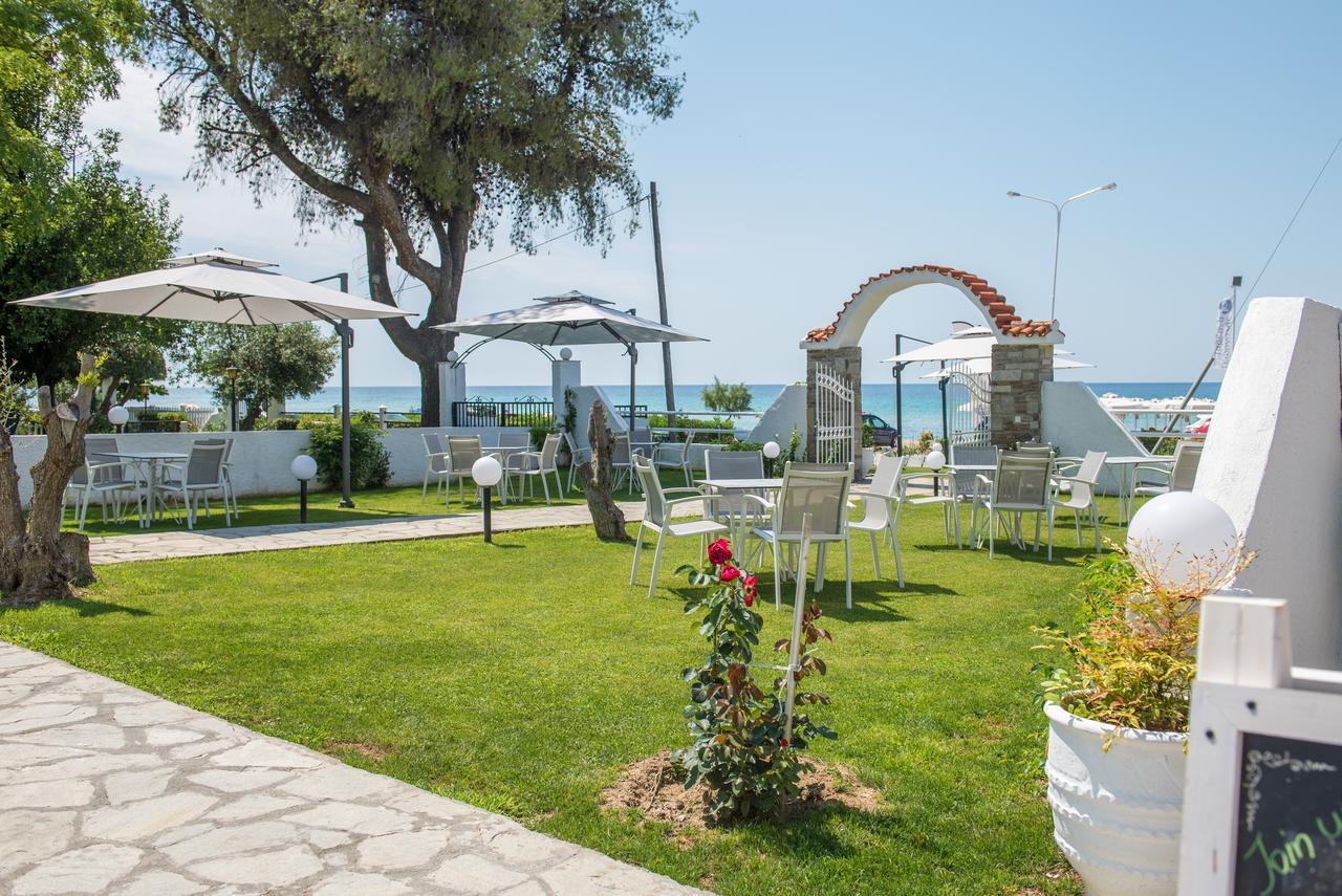 Georgalas Sun Beach Rooms Nea Kallikrateia Bagian luar foto