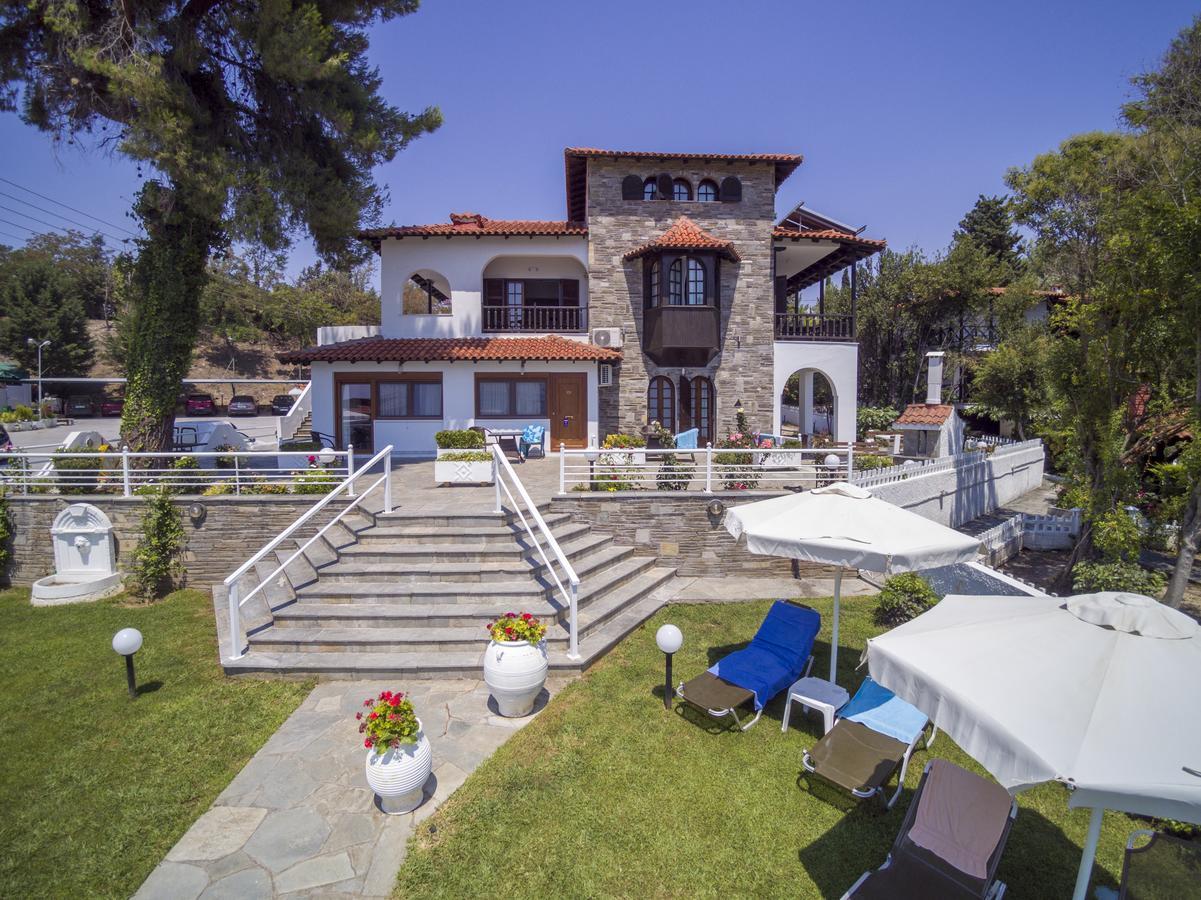 Georgalas Sun Beach Rooms Nea Kallikrateia Bagian luar foto