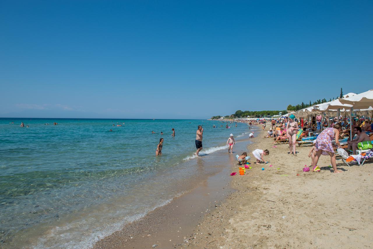 Georgalas Sun Beach Rooms Nea Kallikrateia Bagian luar foto