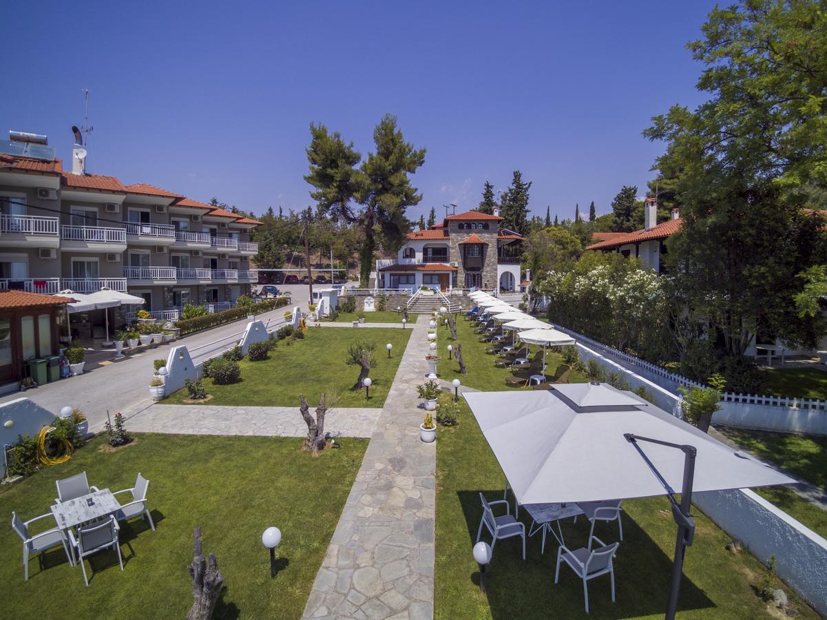 Georgalas Sun Beach Rooms Nea Kallikrateia Bagian luar foto