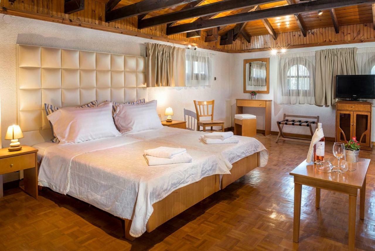 Georgalas Sun Beach Rooms Nea Kallikrateia Bagian luar foto